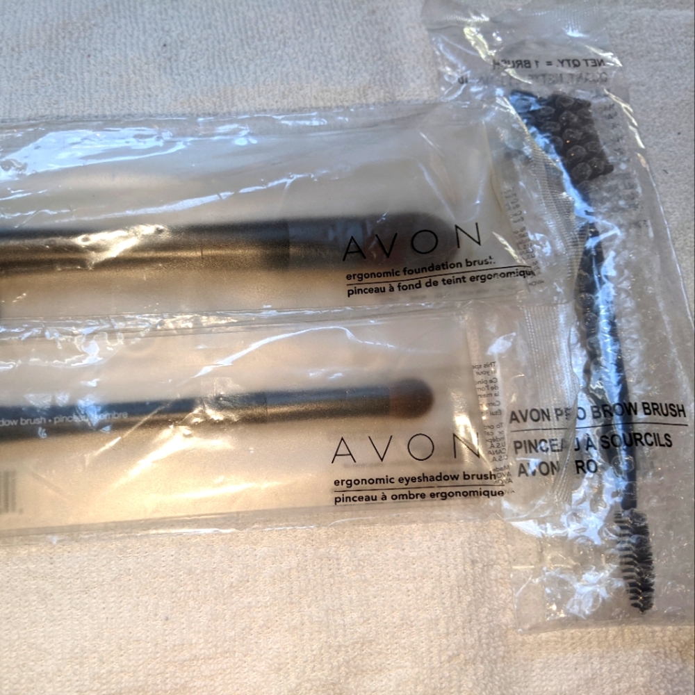 Avon bundle of 3 brushes